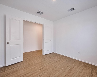 9603 Fulvetta Briar Court - Photo Thumbnail 29