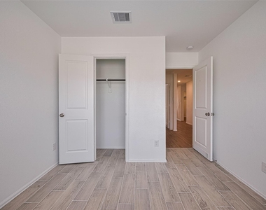 9603 Fulvetta Briar Court - Photo Thumbnail 17