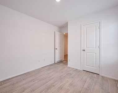 9603 Fulvetta Briar Court - Photo Thumbnail 22