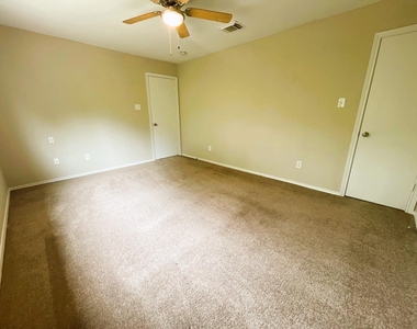 436 Mystic Glen Loop - Photo Thumbnail 9