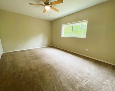 436 Mystic Glen Loop - Photo Thumbnail 10