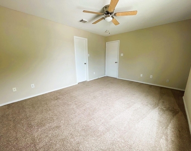436 Mystic Glen Loop - Photo Thumbnail 4