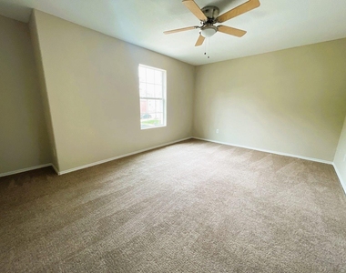 436 Mystic Glen Loop - Photo Thumbnail 11