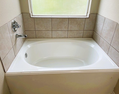 436 Mystic Glen Loop - Photo Thumbnail 8