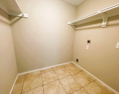 436 Mystic Glen Loop - Photo Thumbnail 18