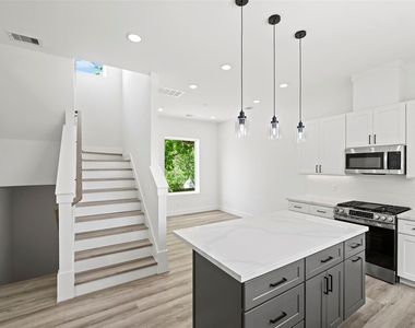 870 W Little York Road - Photo Thumbnail 21