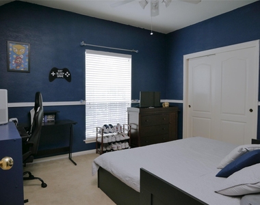 17619 Emerald Garden Lane - Photo Thumbnail 16
