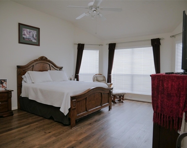 17619 Emerald Garden Lane - Photo Thumbnail 7