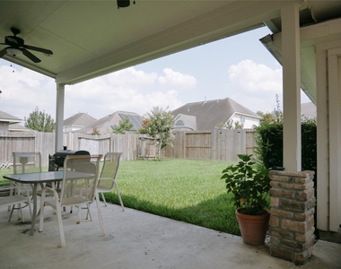 17619 Emerald Garden Lane - Photo Thumbnail 12