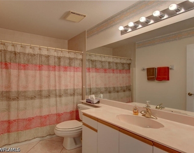2462 Hidden Lake Drive - Photo Thumbnail 19