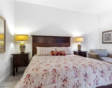 9079 Cascada Way - Photo Thumbnail 23