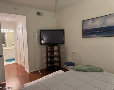 9500 Highland Woods Boulevard - Photo Thumbnail 12