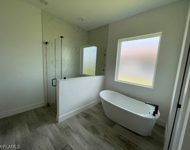 3725 Sapphire Cove Circle E - Photo Thumbnail 6