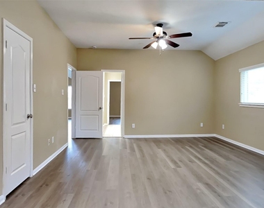 5718 Emerald Brook Lane - Photo Thumbnail 23
