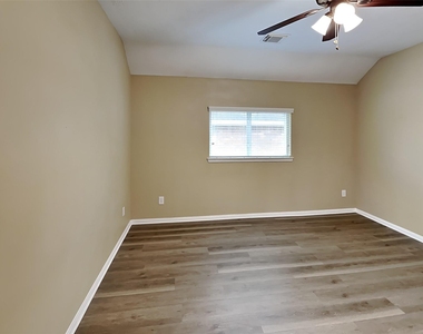 5718 Emerald Brook Lane - Photo Thumbnail 22