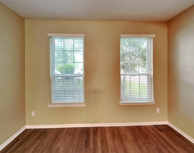 5718 Emerald Brook Lane - Photo Thumbnail 7