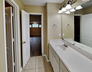 5718 Emerald Brook Lane - Photo Thumbnail 20