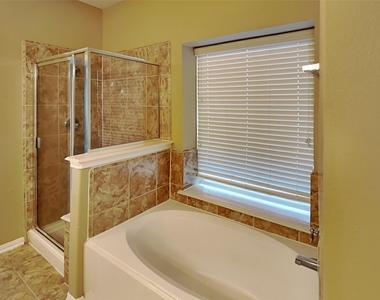 5718 Emerald Brook Lane - Photo Thumbnail 9