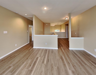 5718 Emerald Brook Lane - Photo Thumbnail 12