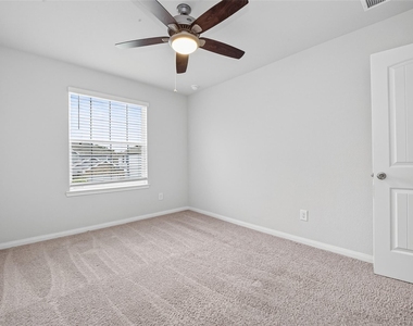 4818 Blue Jacaranda Way - Photo Thumbnail 28