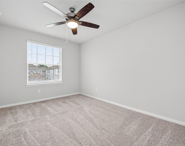 4818 Blue Jacaranda Way - Photo Thumbnail 22