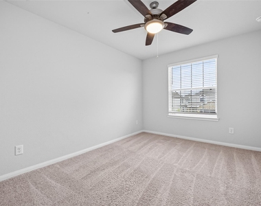 4818 Blue Jacaranda Way - Photo Thumbnail 27