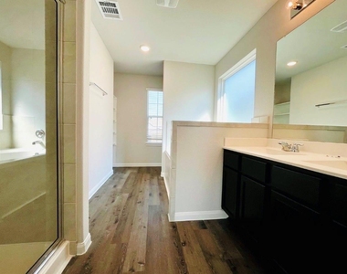 4818 Blue Jacaranda Way - Photo Thumbnail 6
