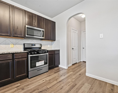 4818 Blue Jacaranda Way - Photo Thumbnail 12