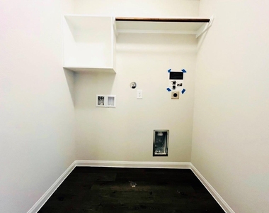 4818 Blue Jacaranda Way - Photo Thumbnail 11