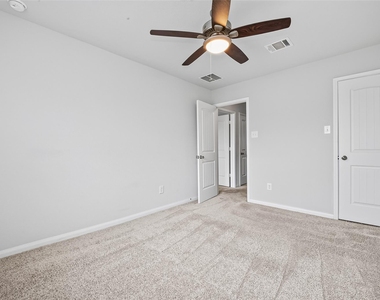 4818 Blue Jacaranda Way - Photo Thumbnail 29