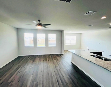 4818 Blue Jacaranda Way - Photo Thumbnail 2