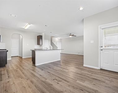 4818 Blue Jacaranda Way - Photo Thumbnail 8