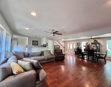 15126 Turkey Creek Drive - Photo Thumbnail 7