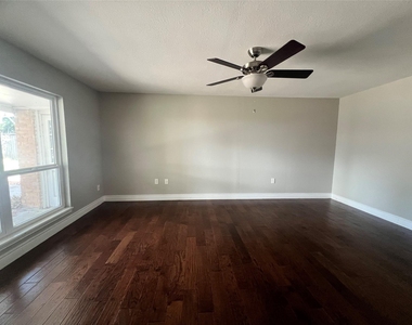 15126 Turkey Creek Drive - Photo Thumbnail 14