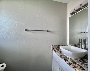 15126 Turkey Creek Drive - Photo Thumbnail 12