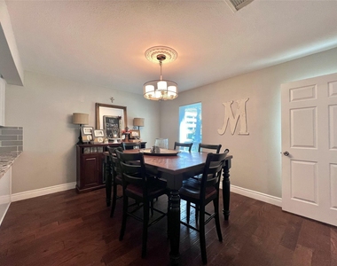 15126 Turkey Creek Drive - Photo Thumbnail 9