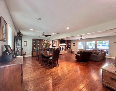 15126 Turkey Creek Drive - Photo Thumbnail 3