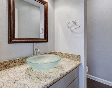 6444 Burgoyne Road - Photo Thumbnail 6