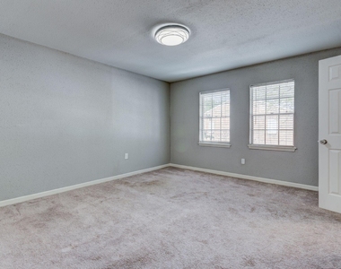 6444 Burgoyne Road - Photo Thumbnail 10