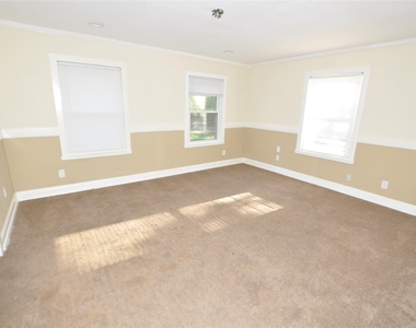 208 Blue Lake Drive - Photo Thumbnail 14