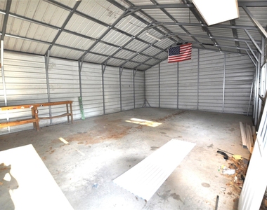 208 Blue Lake Drive - Photo Thumbnail 19