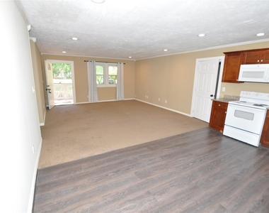 208 Blue Lake Drive - Photo Thumbnail 16