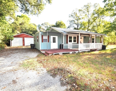 208 Blue Lake Drive - Photo Thumbnail 3