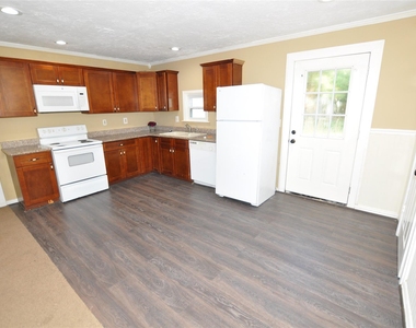 208 Blue Lake Drive - Photo Thumbnail 17