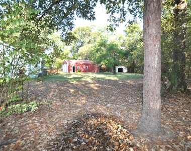208 Blue Lake Drive - Photo Thumbnail 5