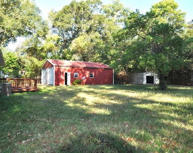 208 Blue Lake Drive - Photo Thumbnail 4