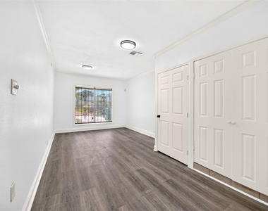 9211 Clearway Drive - Photo Thumbnail 18