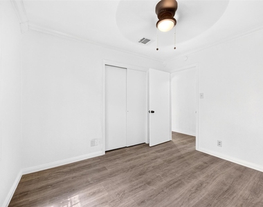 9211 Clearway Drive - Photo Thumbnail 22