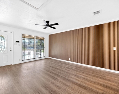 9211 Clearway Drive - Photo Thumbnail 11