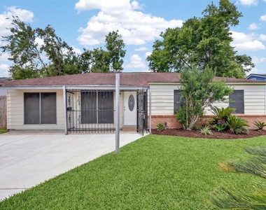 9211 Clearway Drive - Photo Thumbnail 5